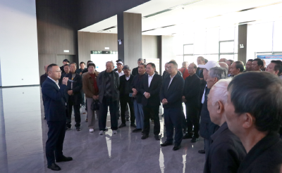 我市组织老干部开展重阳节活动