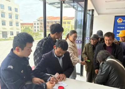 “免费鸡蛋”的背后，竟是专坑老人的骗局！派出所出手了