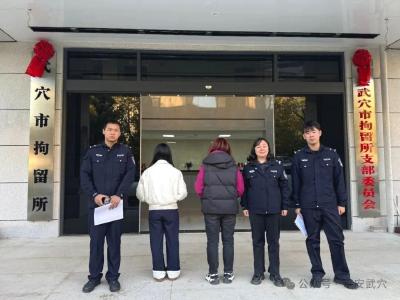 为抢客打架？两人“携手”走进拘留所