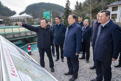 王忠林在恩施州调研时强调 大力发展特色产业 推进乡村全面振兴 加快建设“绿水青山就是金山银山”实践创新区