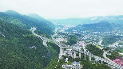 【“十四五”回眸】从“困守深山”到“融圈入群” ——鹤峰“十四五”的交通蝶变