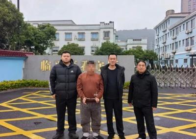 千里追薪护民生 武穴民警赴杭为务工者“撑腰”