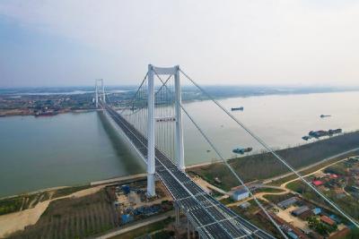 为了这群“微笑天使”，他们架桥特意绕行1公里