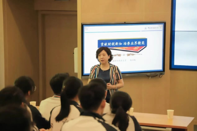 点赞！武穴骄子郭月梅荣获湖北省“三八红旗手”