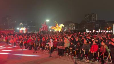 “广济时光・大话嘻游”新春灯展文艺汇演四望镇专场精彩上演