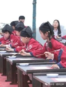 淋山河镇：一朵桃花背后的“致富账”