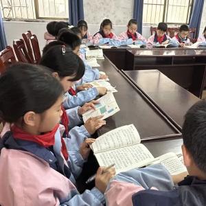 书香润童心！万丈湖街道新时代文明实践活动走进这所学校