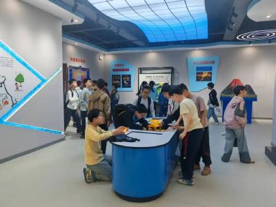 当春天遇上科技馆！武穴这群孩子，把课堂搬进了科学世界