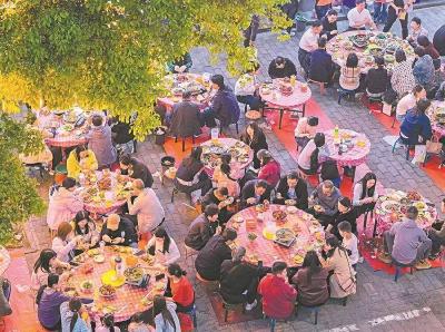 从“烟火痛点”到“消费亮点” 襄阳闸口夜市突围记