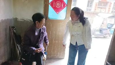 敲门问安传温情 精准服务护银龄——武穴市团山社区用暖心举措守护老年人幸福晚年
