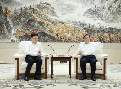 王忠林会见中国远洋海运集团董事长万敏 深化务实合作 提升枢纽能级 助力湖北加快打造内陆开放高地