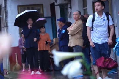 迎战强降雨 | 荆州公安：水泵开足马力 群众高效转移