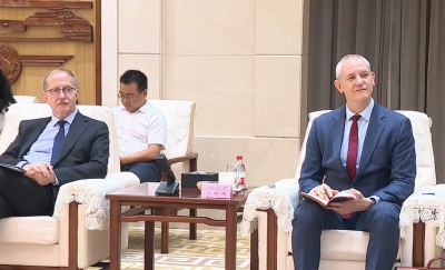 李殿勋会见法国驻华大使白玉堂