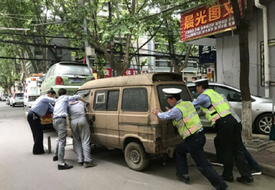 清爽上线！武穴整治 “僵尸车”，出行体验大升级 