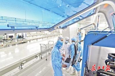 从钢到硅，看武汉如何自我更新