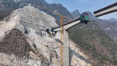 【新春走基层】宜昌兴山：“隧道人”在工地的第25个春节