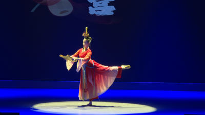 宜昌兴山：双节假期昭君村人气旺 亲子家庭乐享文化之旅