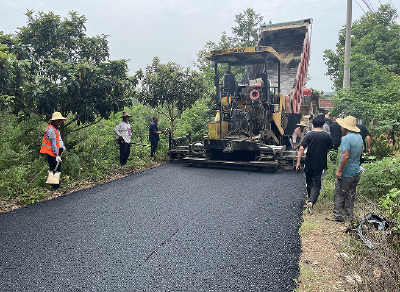 京山市石龙镇：道路提档升级 助力乡村旅游