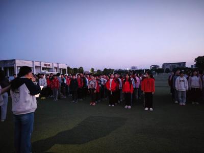 京山市罗店小学消防演练筑防线
