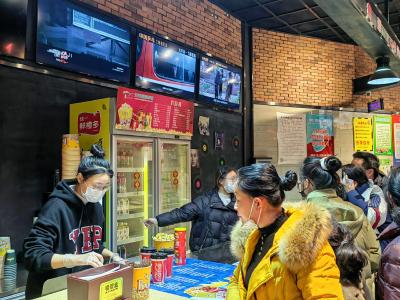 沙洋：市民观影热情高 文化消费市场热