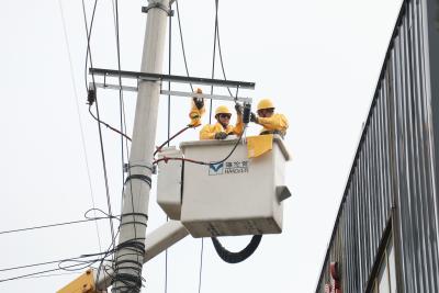 国网沙洋县供电公司：助企纾困 带电为设备“退烧”