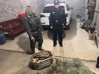 鱼塘里出现可疑的渔网？民警凌晨破获盗窃案