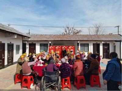 三峡土家族村：举办集体生日会 共叙邻里情
