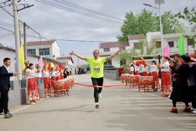 “汉江乐跑 身心健康” 2025年马良镇汉江乐跑活动欢乐开跑