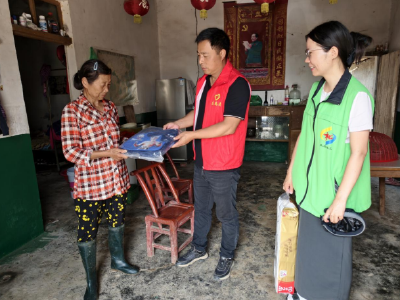高阳镇杨集村：文明实践暖人心 走访慰问送温情