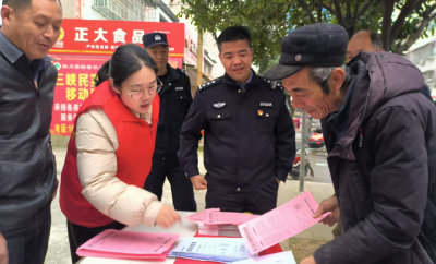 尊宪崇法|“宪” 场答疑接地气  普法服务零距离