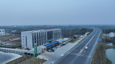 千年腊香飘全国 十里风干鸡撑起富民大产业