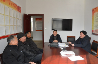 沙洋县检察院检察长走访慰问离退休老干部