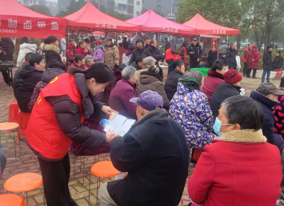 普法宣传进集市 平安守护暖民心