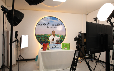 ​毛李镇：物流链通城乡 电商撬开致富门