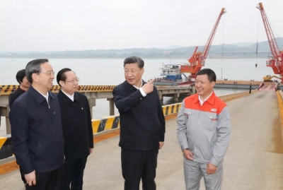 习近平来到宜昌，深入长江沿岸考察