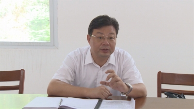 卢辉把脉软弱涣散村党组织整顿工作