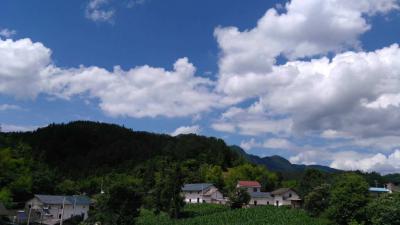 卢辉赴磨坪乡督导脱贫攻坚调研全域旅游发展