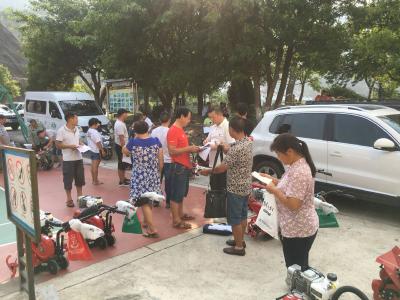 县农技推广中心：将农机购置补贴办理搬到村民家门口