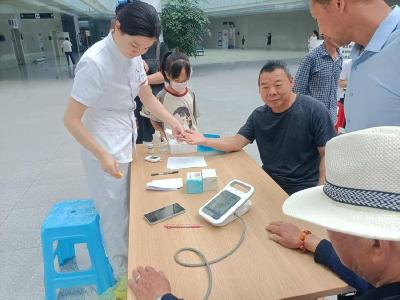 温情父亲节 健康送关怀