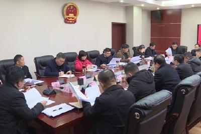 自治县十届人大常委会召开第十四次主任会议