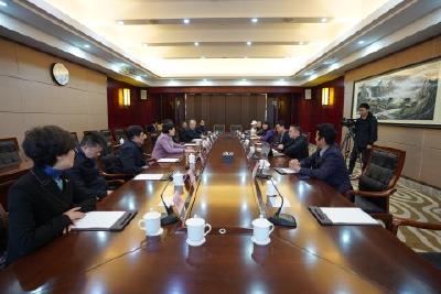 省民宗委慰问中央民族歌舞团  全力办好省第十届民族运动会“民族大联欢”活动
