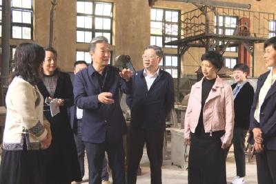 民进中央副主席王刚来我县调研茶产业发展