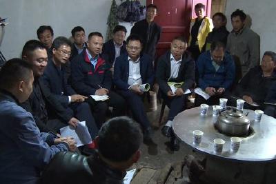 山乡客车“载”民声 集中议事话发展