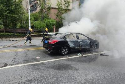 常保养除故障 严防汽车自燃