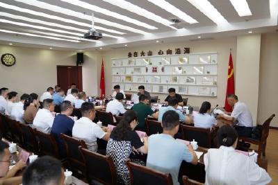 ​心系群众脚沾泥土，敢作敢为善作善成！李伦华与新任职干部进行集体谈话