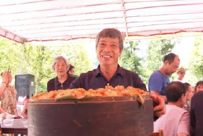 进山避暑游 乐享五峰味