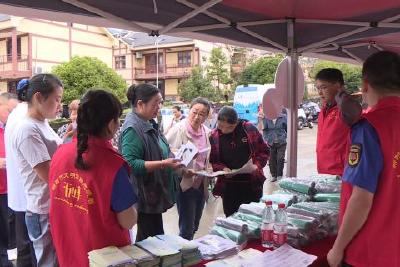 “文明市集”进社区 暖心服务进万家