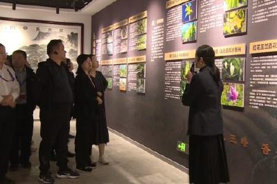省委党校县处级干部进修班来我县开展现场教学