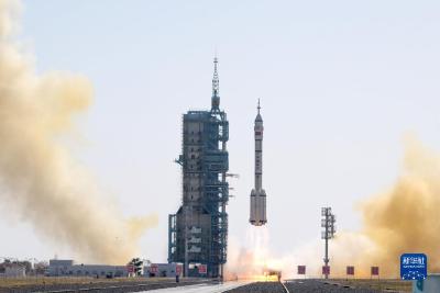 神舟十七号载人飞船发射取得圆满成功 我国载人航天工程发射任务实现30战30捷