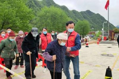 “一警三专N员”机制推动乡村善治